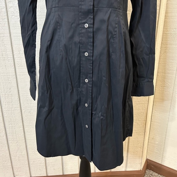 Untuckit Marisol Dressing Black, size 4. - Picture 5 of 8